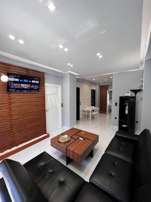 Luxurious, Spacious, Modern, Fully Renovated Apartment Close To Acropolis, Koukaki, Metro Station "Sygrou-Fix" 아테네 외부 사진