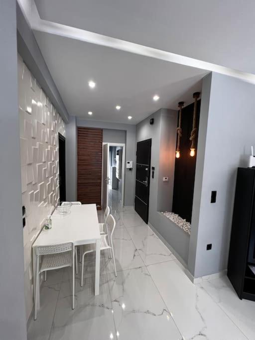 Luxurious, Spacious, Modern, Fully Renovated Apartment Close To Acropolis, Koukaki, Metro Station "Sygrou-Fix" 아테네 외부 사진