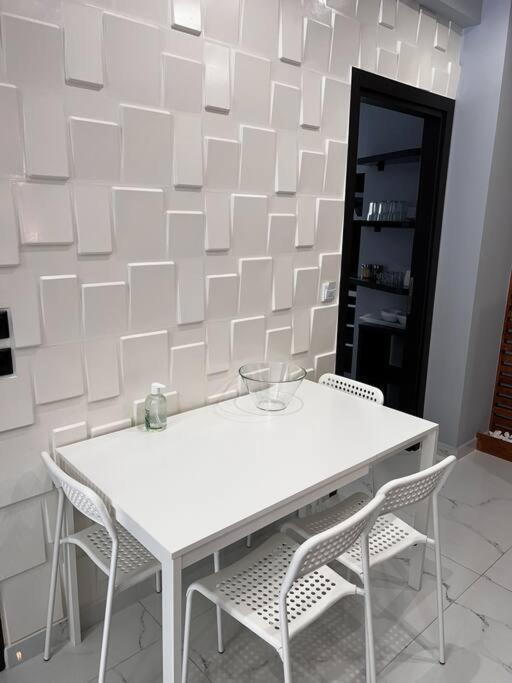 Luxurious, Spacious, Modern, Fully Renovated Apartment Close To Acropolis, Koukaki, Metro Station "Sygrou-Fix" 아테네 외부 사진